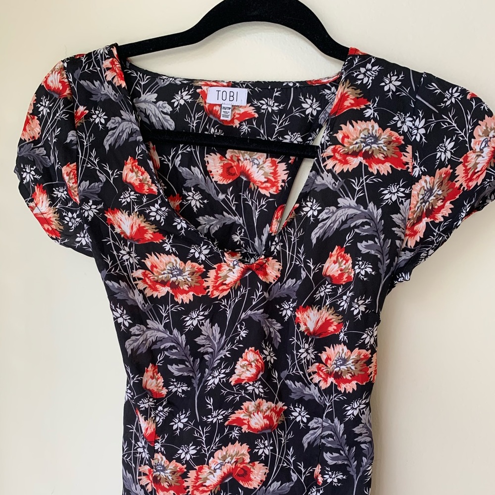 Tobi floral open back maxi dress size XS